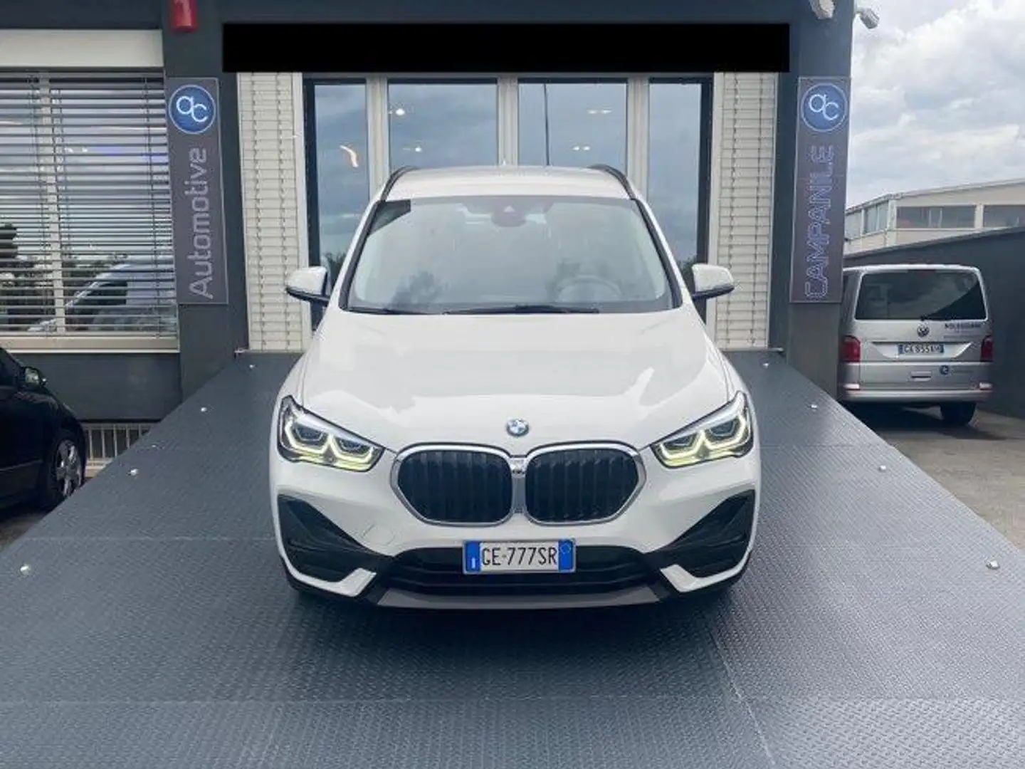 BMW X1 X1 sdrive18d Business Advantage auto Bílá - 1