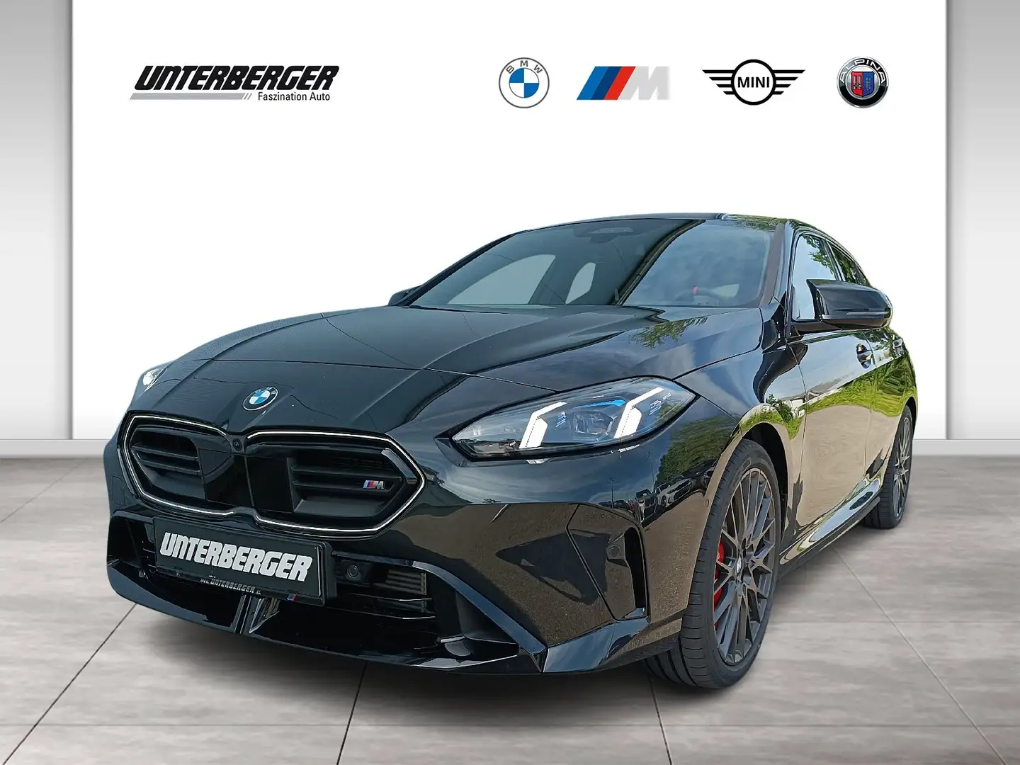BMW 135 M135 xDrive Sportpaket Head-Up HK HiFi DAB LED Zwart - 1