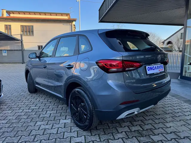 MG ZS view 6