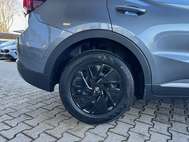 MG ZS view 7