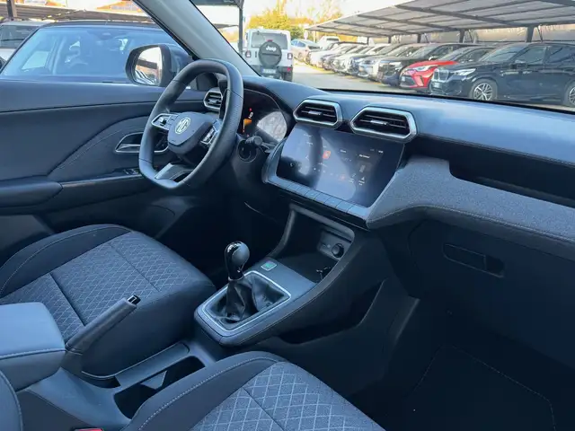MG ZS view 10