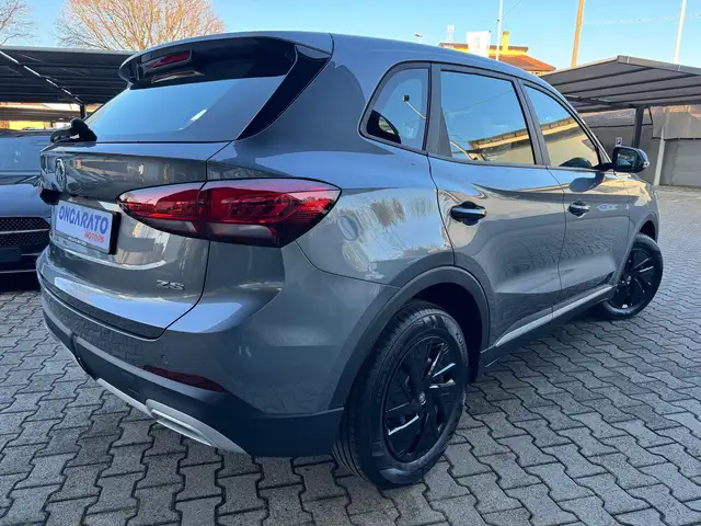 MG ZS view 4