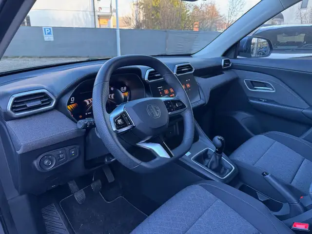 MG ZS view 9