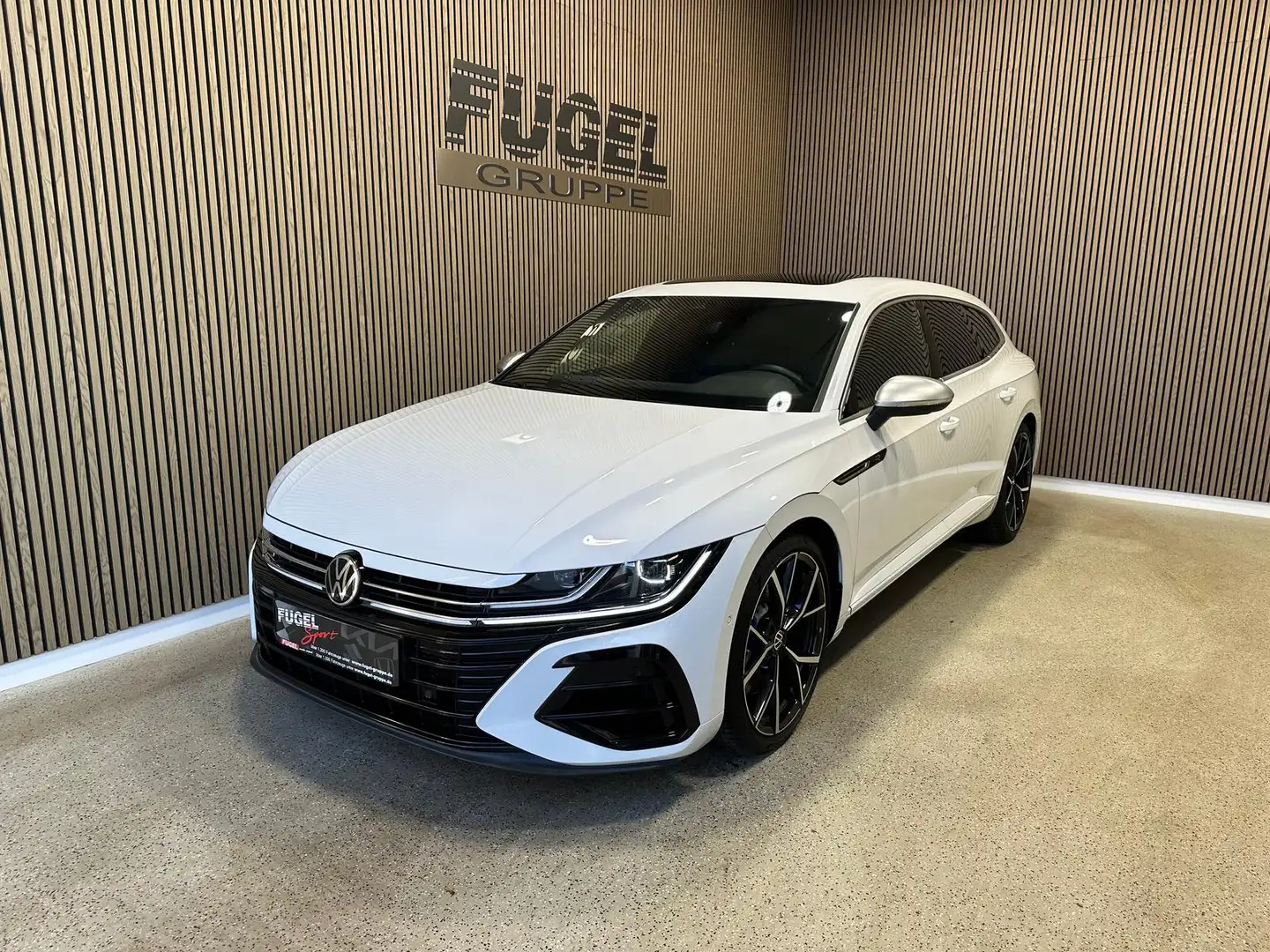 Volkswagen Arteon SB 2.0 TSI 4M DSG R PANO|AHK|20"|IQ.LIGHT|360° Weiß - 2