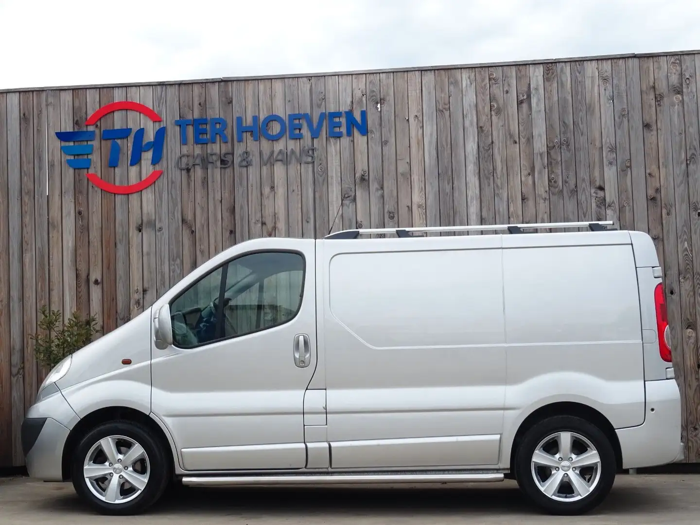 Opel Vivaro 2.5 CDTi L1H1 Klima 2-Sitzer AHK 107KW E4 Stříbrná - 1