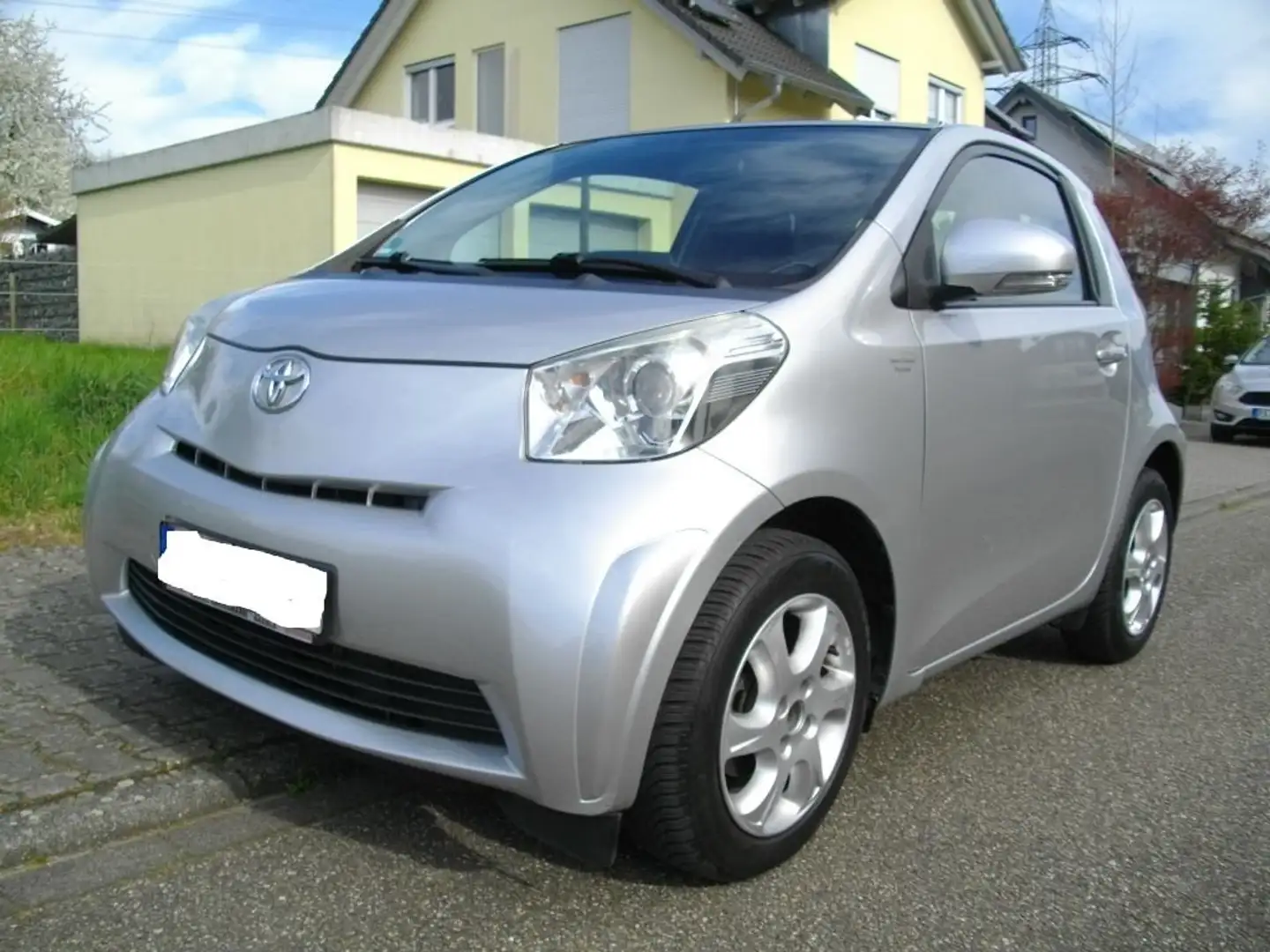 Toyota iQ *Automatik*nur 85`tkm*Klima*gepflegter Zustand* Silber - 1