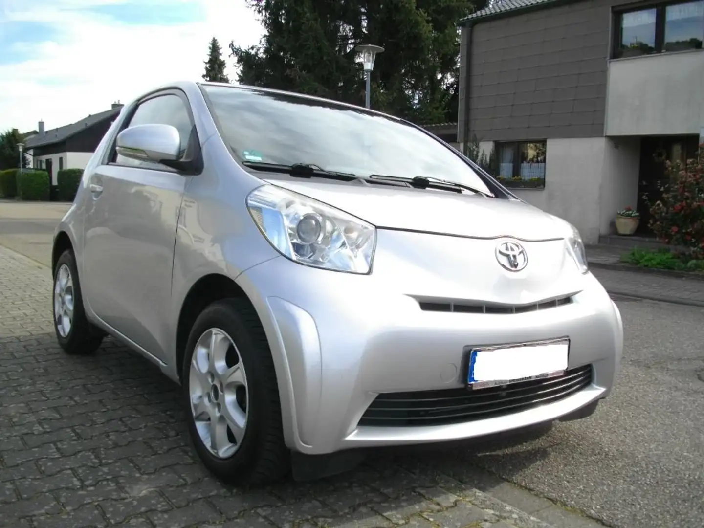 Toyota iQ *Automatik*nur 85`tkm*Klima*gepflegter Zustand* Silber - 2