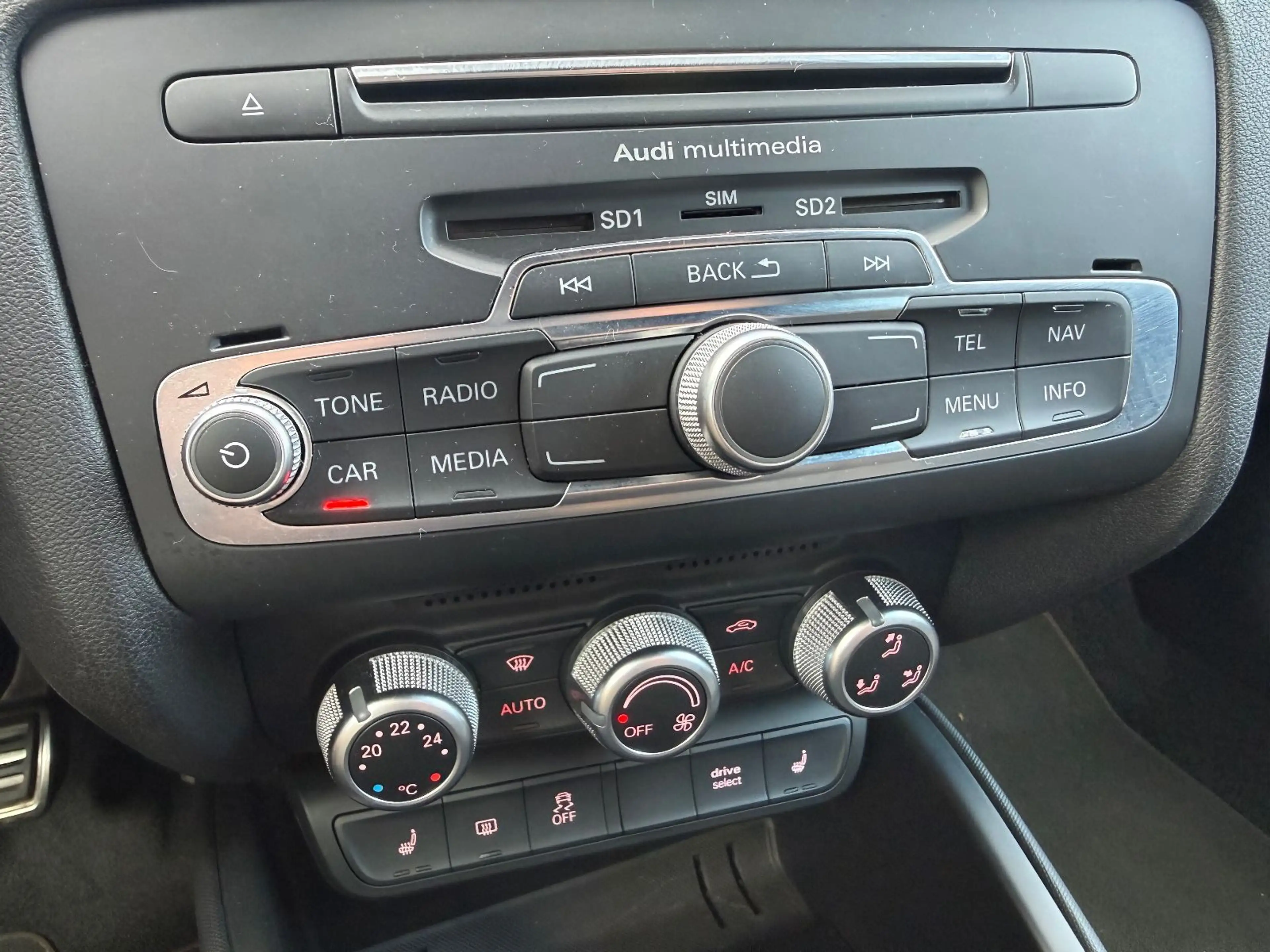 Audi S1 Sportback 2.0 TFSI quattro — photo 14