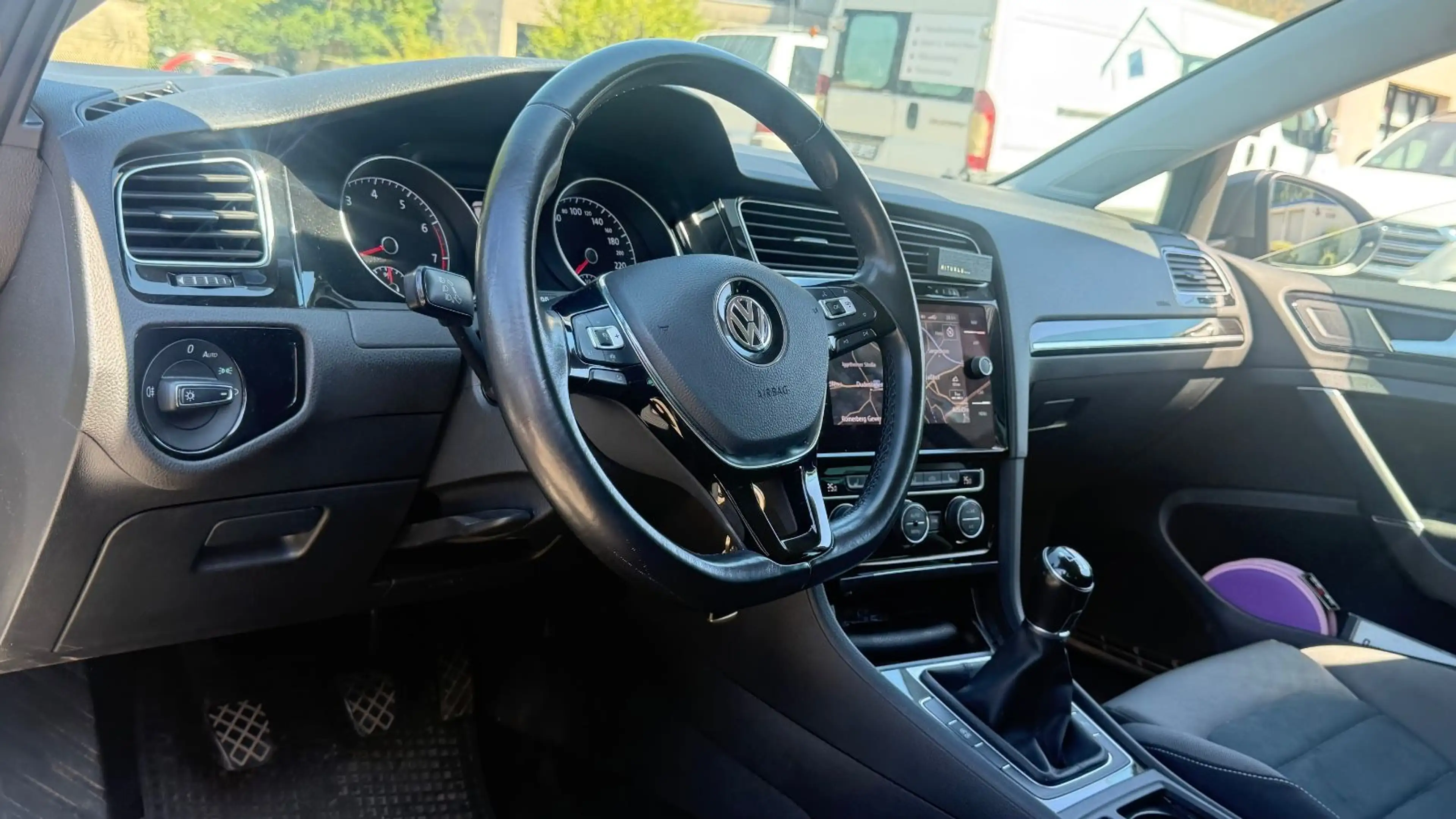 Volkswagen Golf VII Lim. R-Line|LED|NAVI|1.HAND|SPORTPAKE| — photo 7