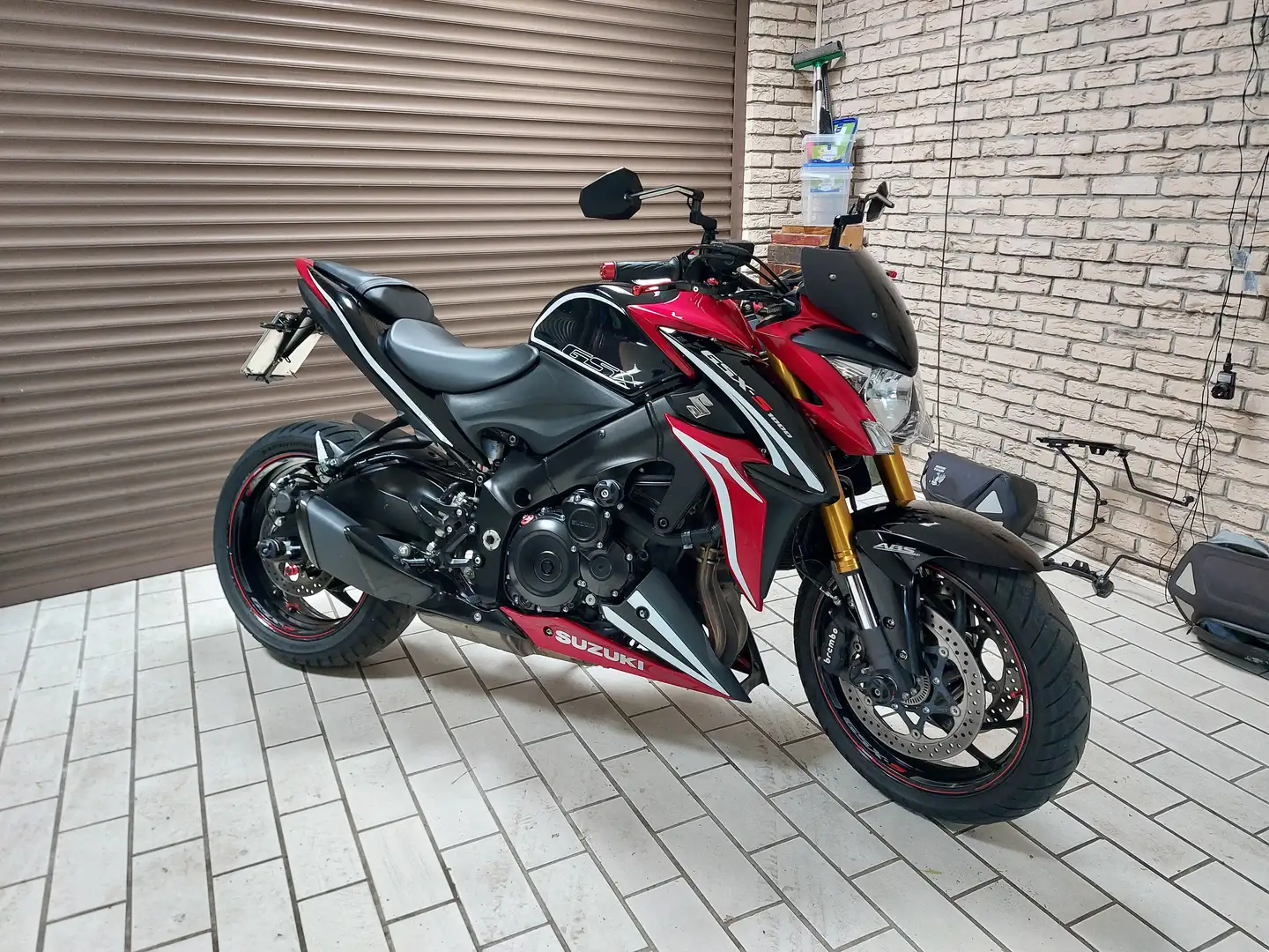 Suzuki GSX-S 1000 Rot - 2