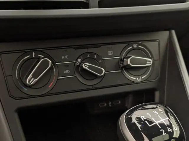 Volkswagen Taigo view 11