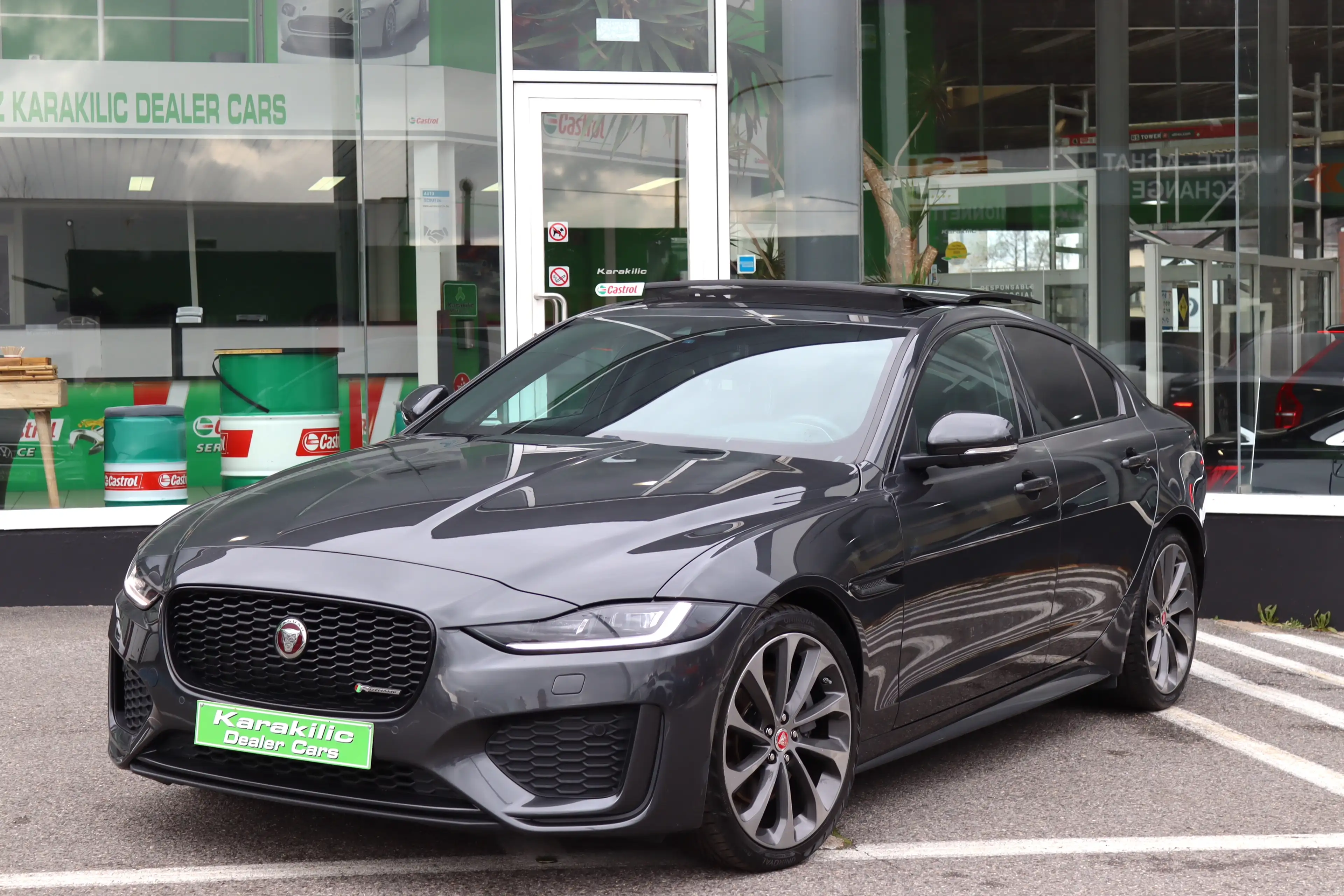 Jaguar XE D180 R-DYNAMIC S TOIT PANO FACELIFT FULL OPTIONS — photo 6
