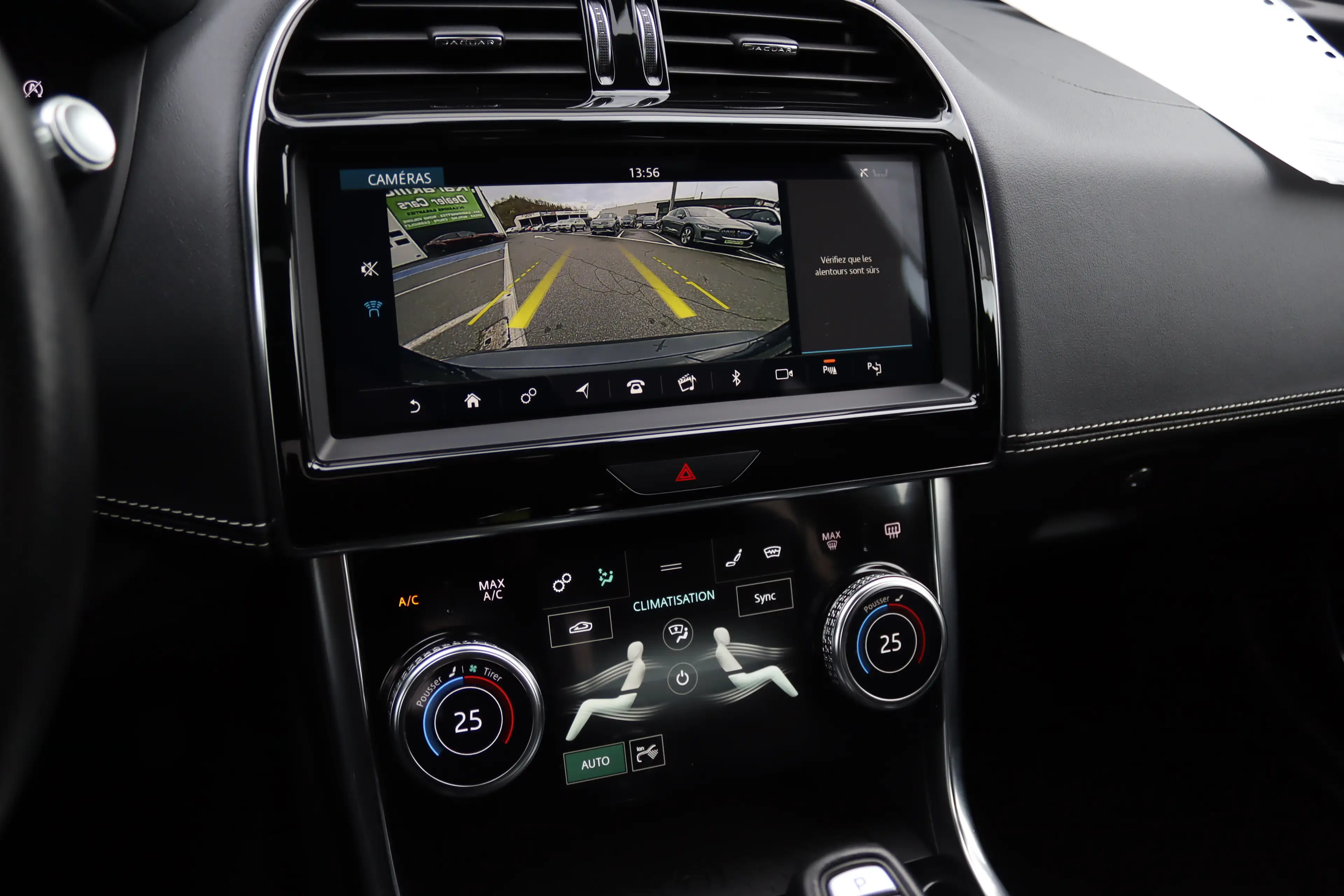 Jaguar XE D180 R-DYNAMIC S TOIT PANO FACELIFT FULL OPTIONS — photo 14