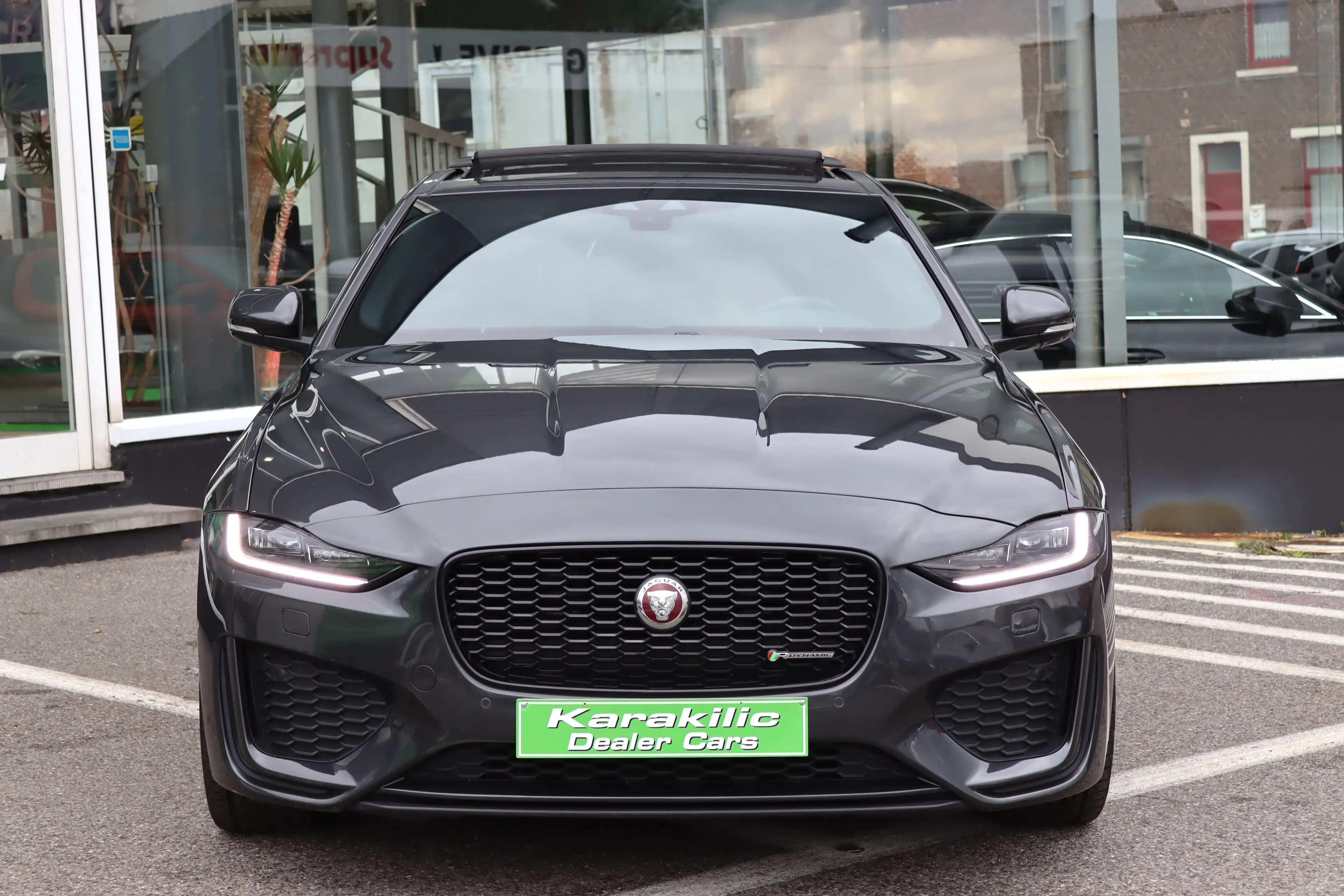 Jaguar XE D180 R-DYNAMIC S TOIT PANO FACELIFT FULL OPTIONS — photo 5