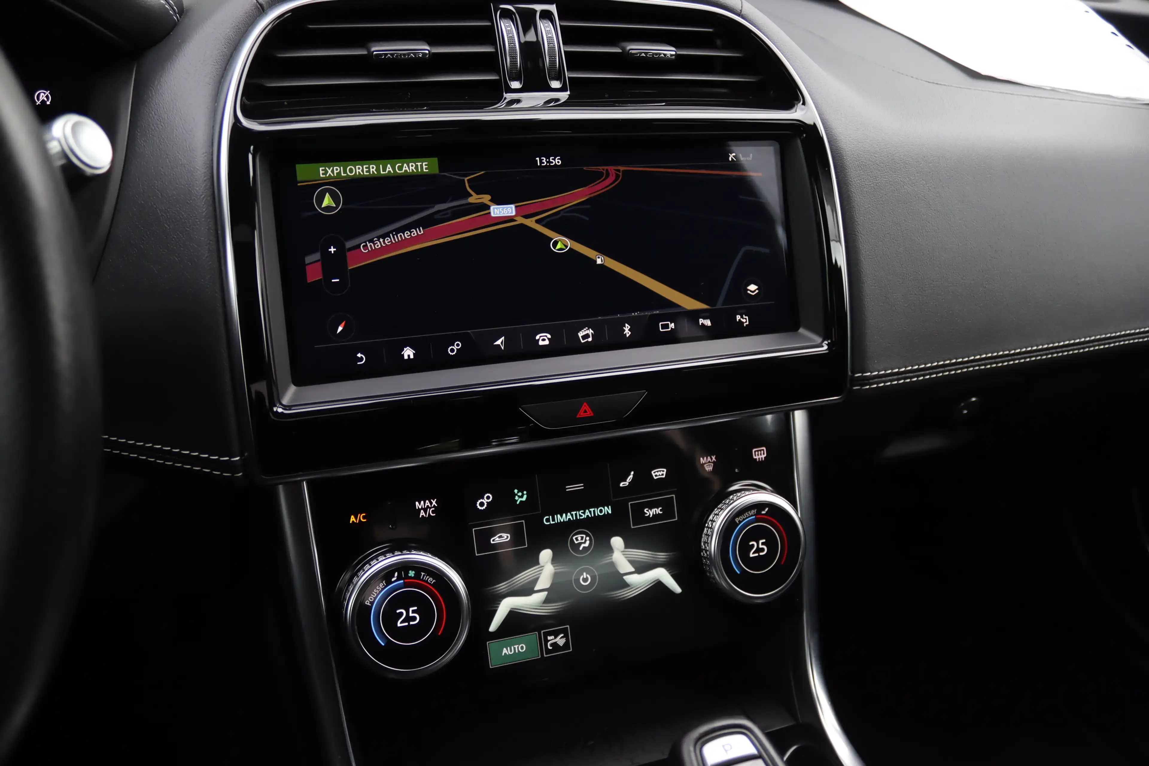 Jaguar XE D180 R-DYNAMIC S TOIT PANO FACELIFT FULL OPTIONS — photo 13