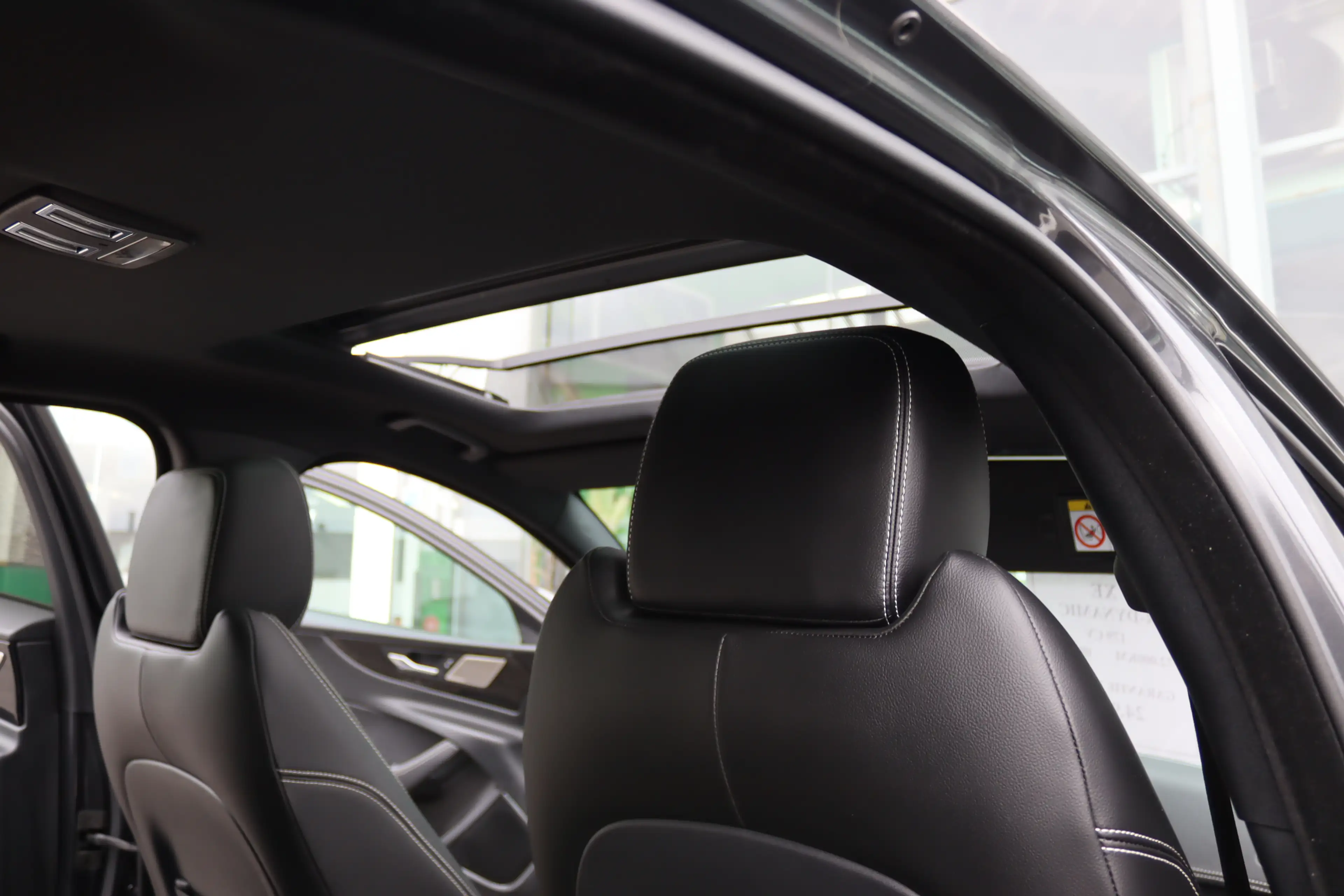 Jaguar XE D180 R-DYNAMIC S TOIT PANO FACELIFT FULL OPTIONS — photo 11