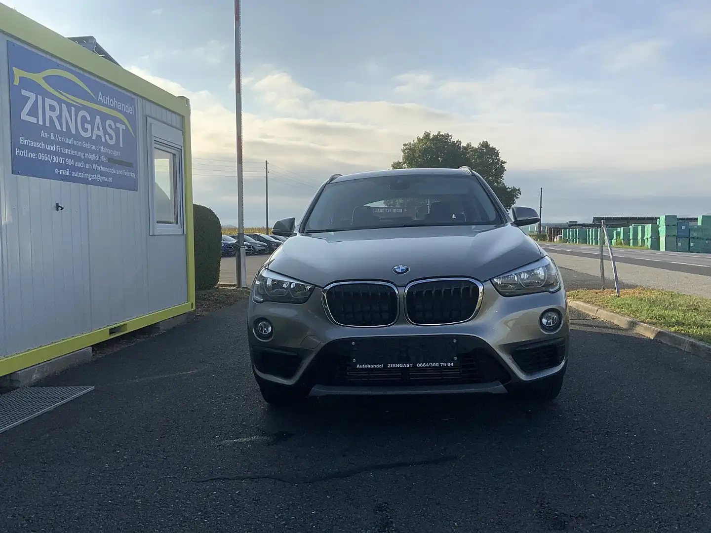 BMW X1 sDrive18d Pickerl neu bis 04/2026 Finanzierung ... Grau - 2