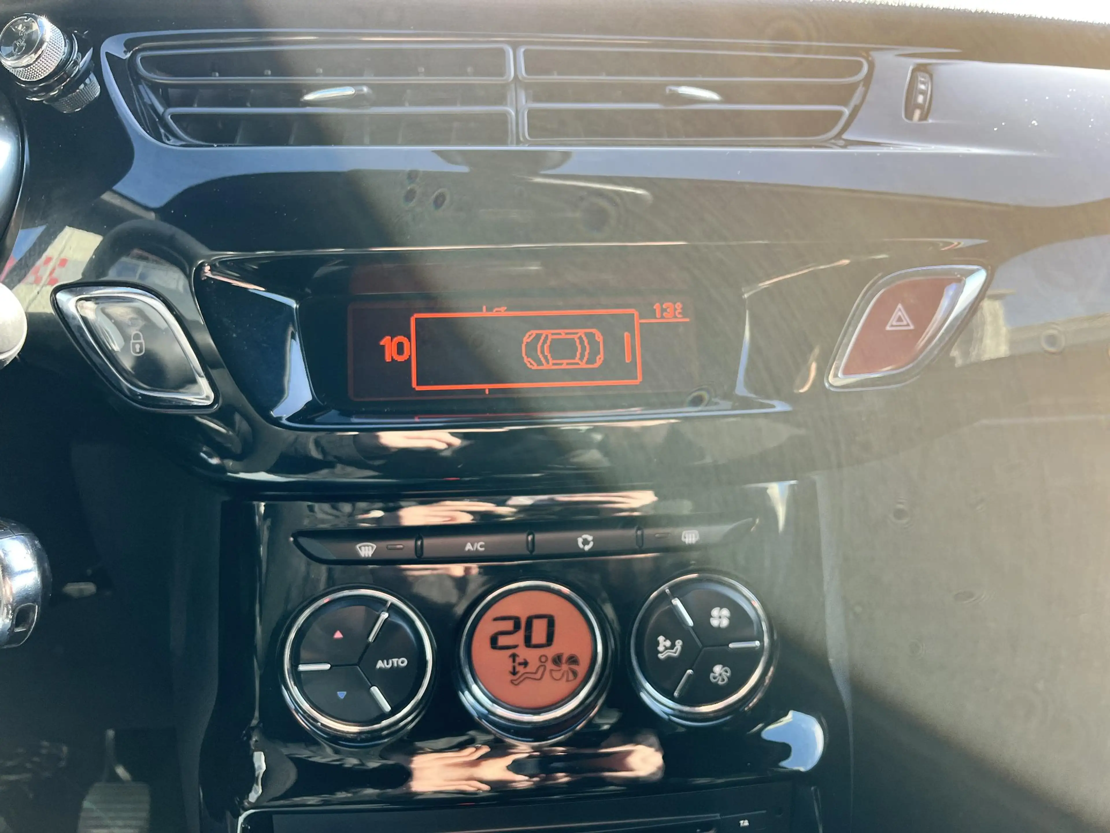 Citroen DS3 Cabrio 1.6 VTi So Chic — photo 21