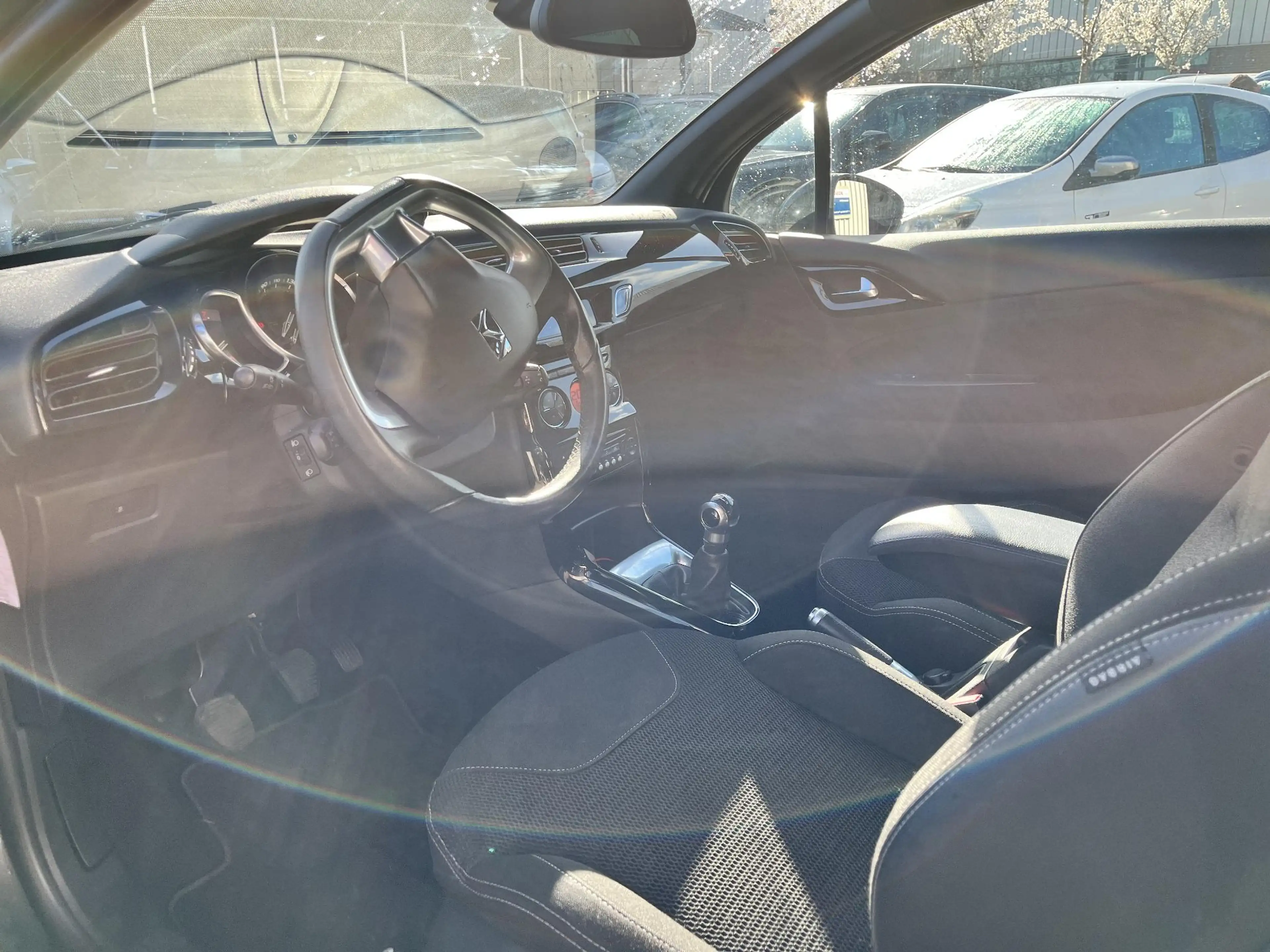 Citroen DS3 Cabrio 1.6 VTi So Chic — photo 12