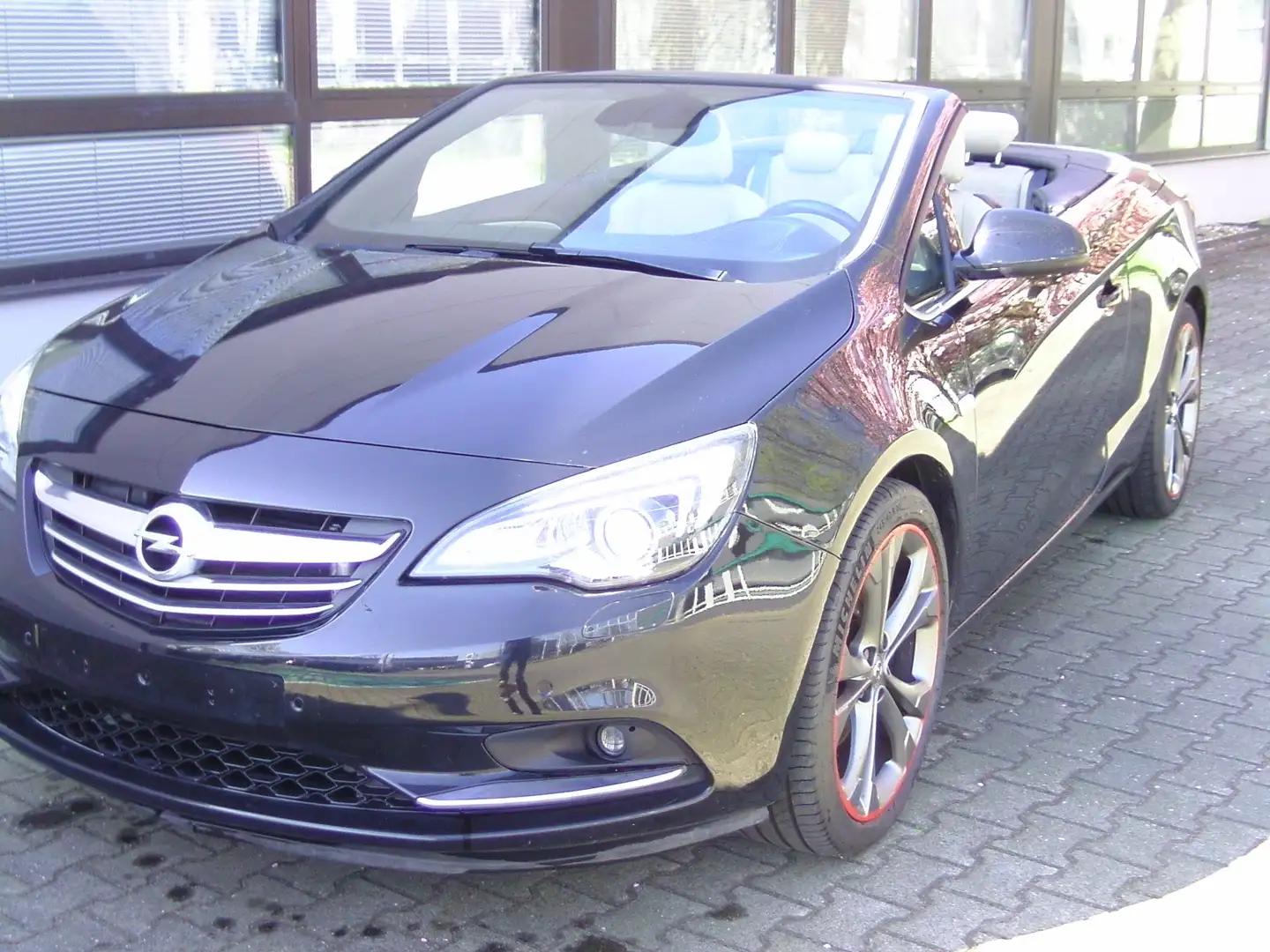 Opel Cascada Cascada 1.4 Turbo ecoFLEX Start/Stop Active Černá - 2