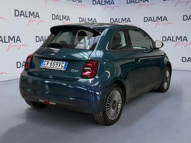 Fiat 500e view 5