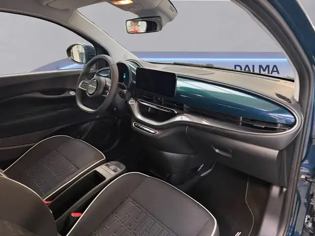 Fiat 500e view 14