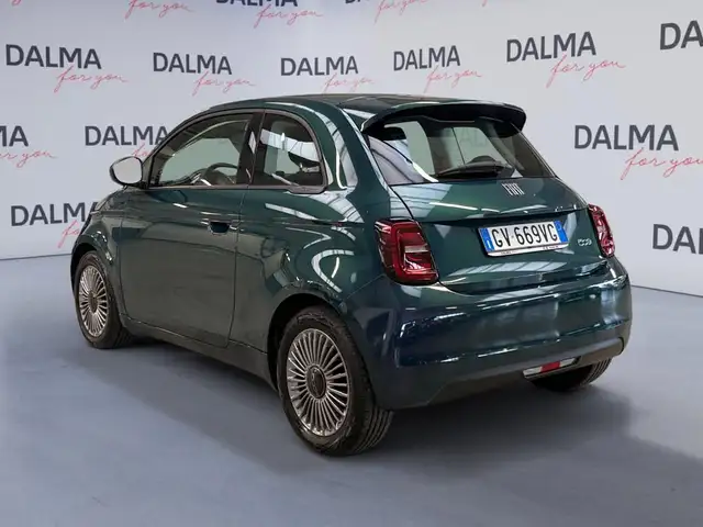 Fiat 500e view 3