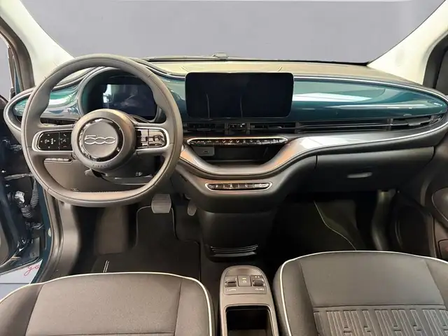 Fiat 500e view 11
