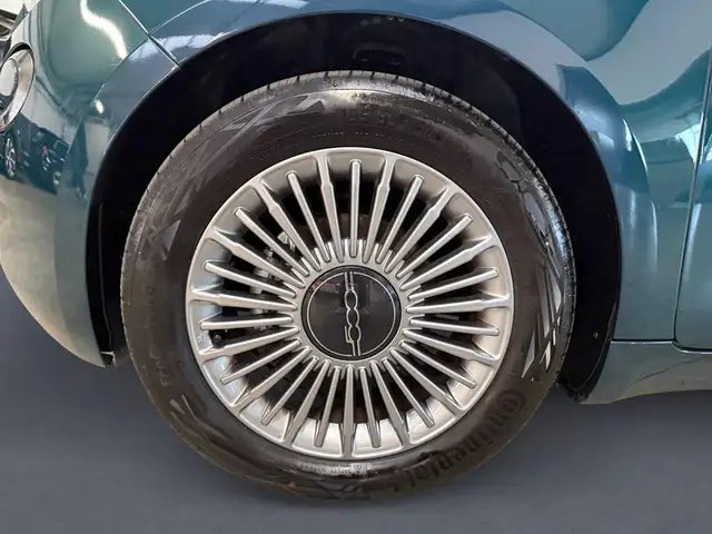 Fiat 500e view 9