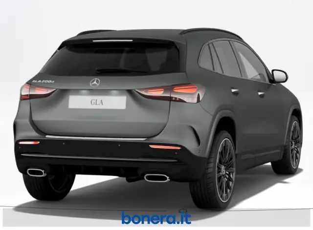 Mercedes-Benz Gla view 3