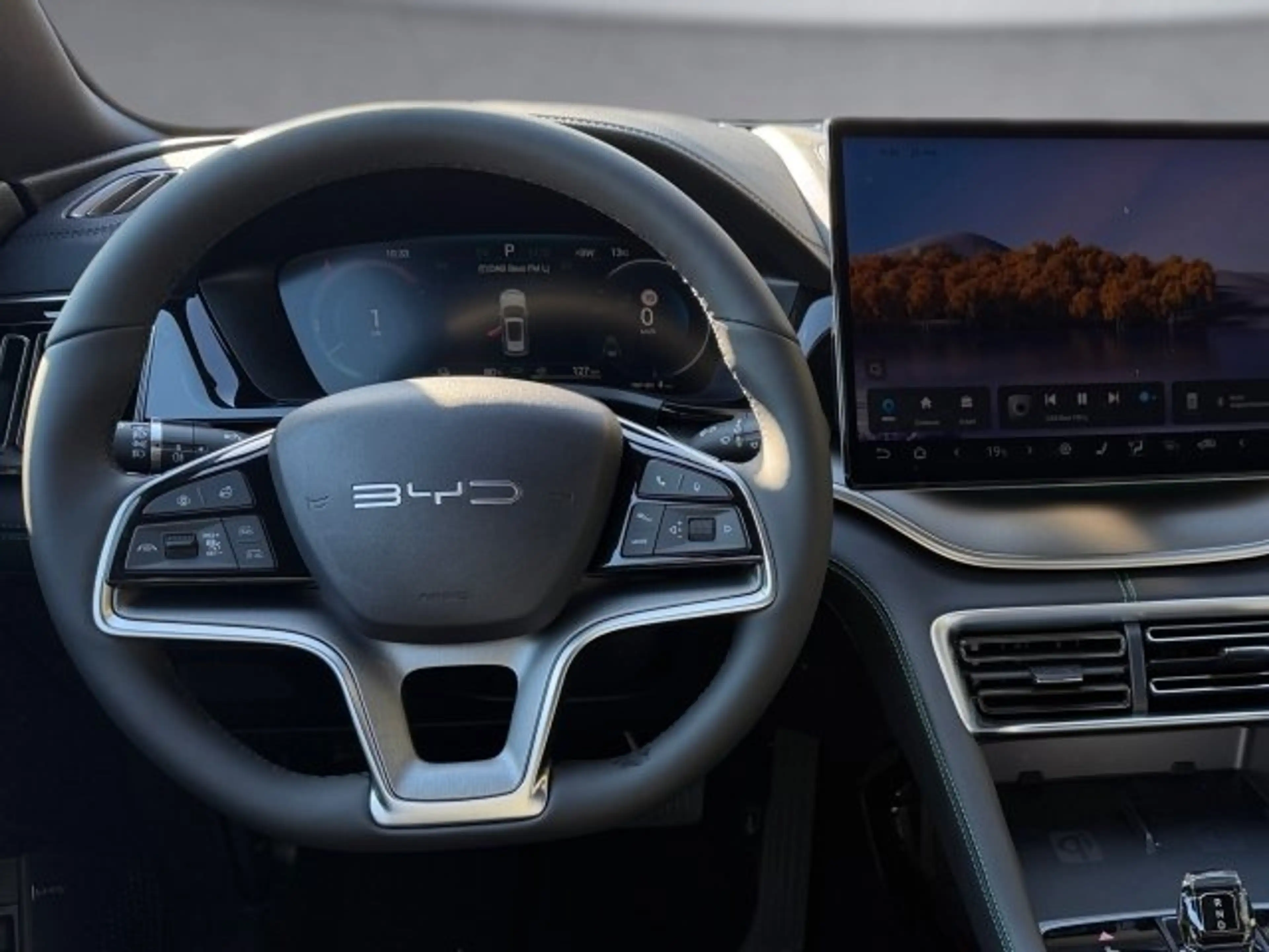 BYD Seal U DM-i Design AWD — photo 10