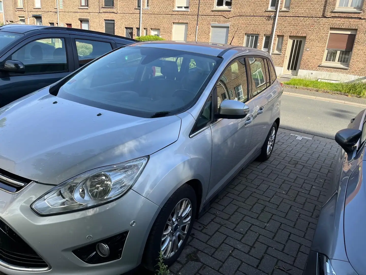 Ford Grand C-Max Grand C-MAX 1.6 TDCi Start-Stop-System Titanium Zilver - 1