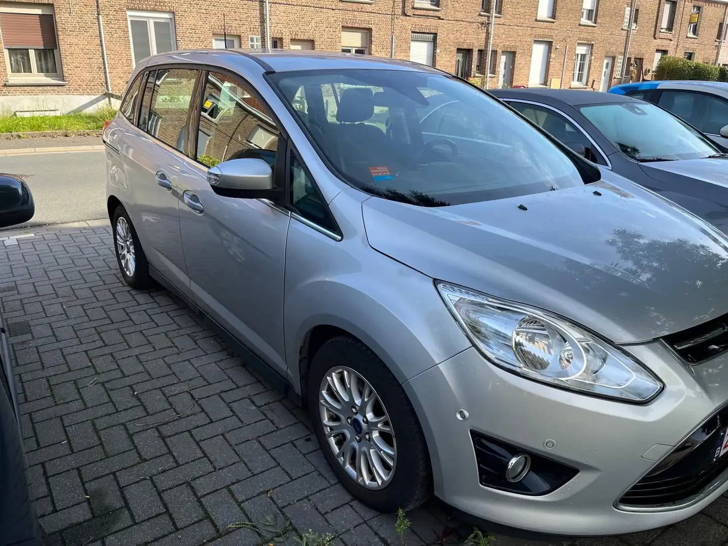 Ford Grand C-Max Grand C-MAX 1.6 TDCi Start-Stop-System Titanium Zilver - 2