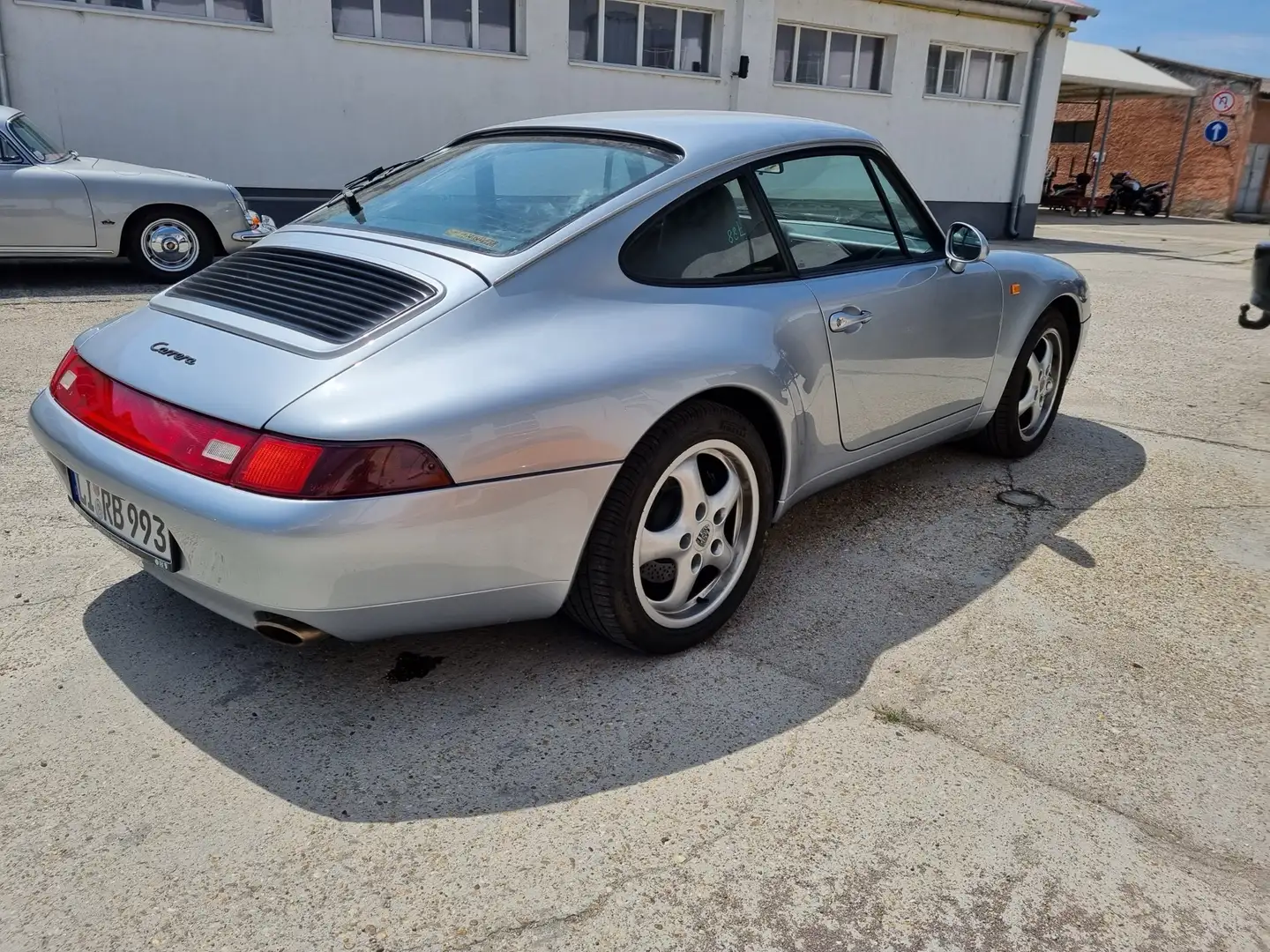 Porsche 911 Carrera Argintiu - 2