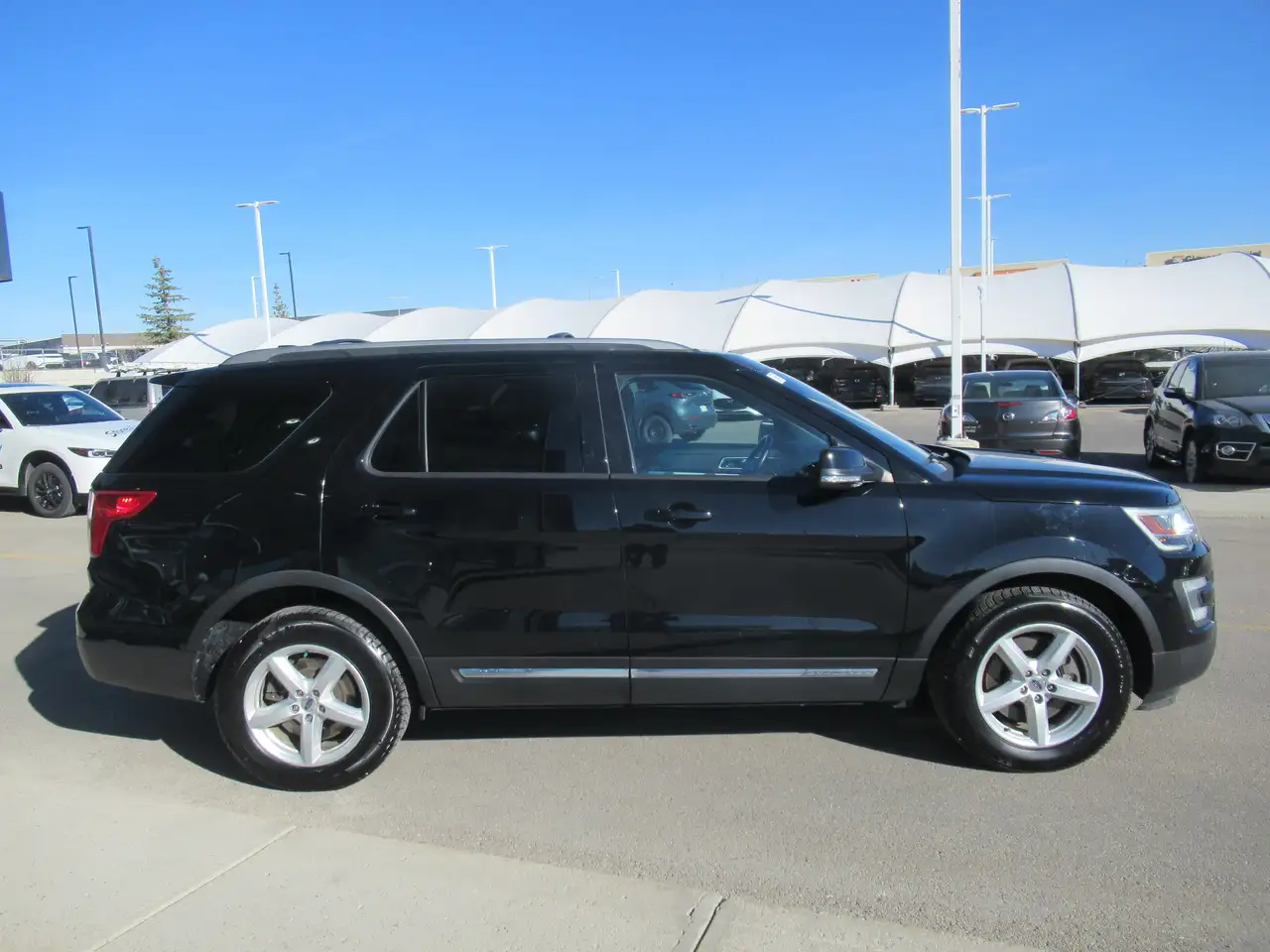 Ford Explorer photo Ford Explorer