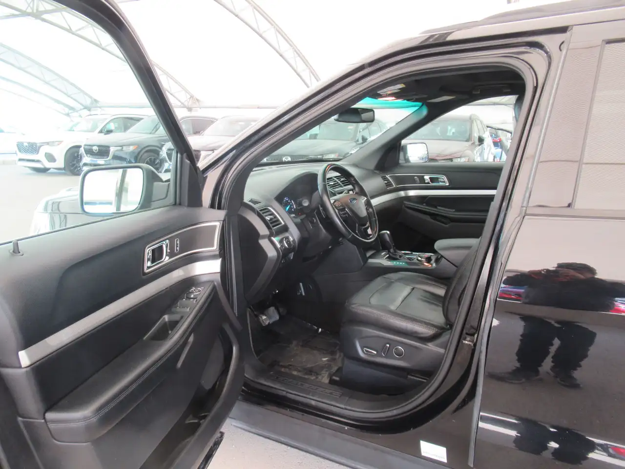 Ford Explorer photo Ford Explorer