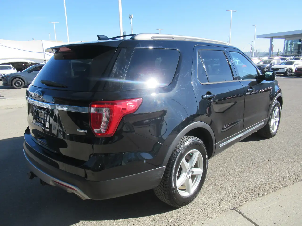 Ford Explorer photo Ford Explorer