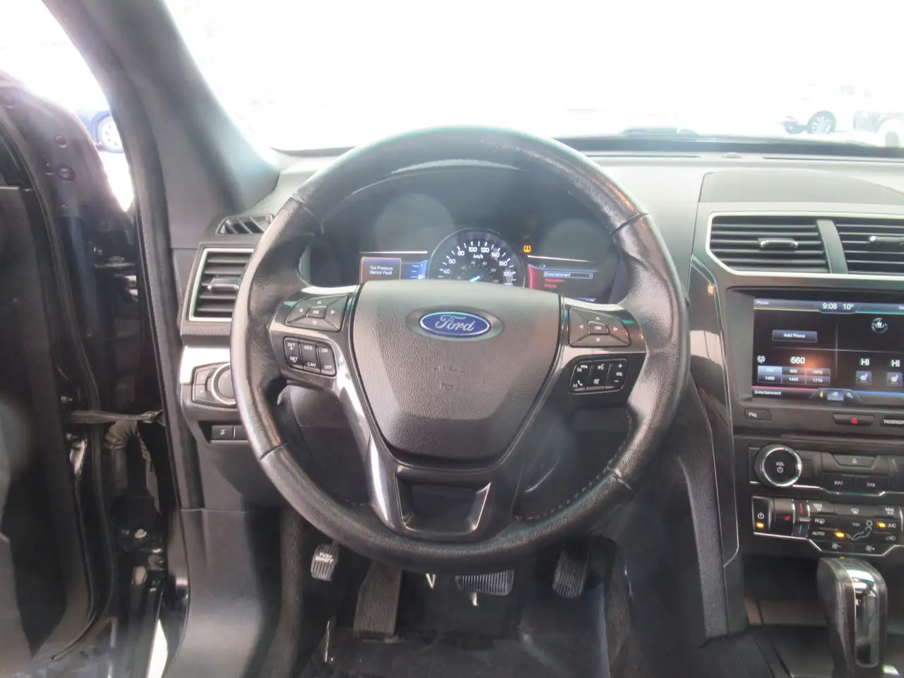 Ford Explorer photo Ford Explorer