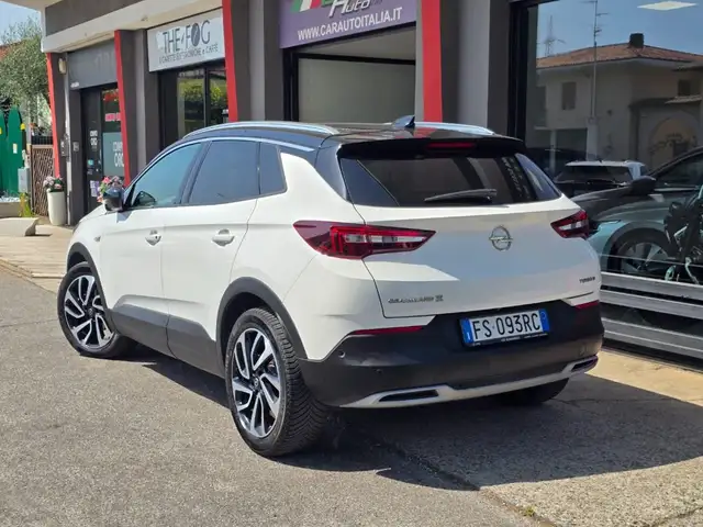 Opel Grandland X view 8