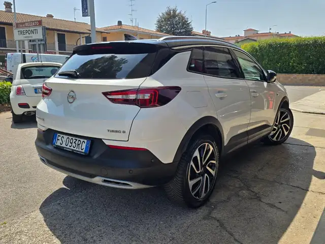 Opel Grandland X view 10