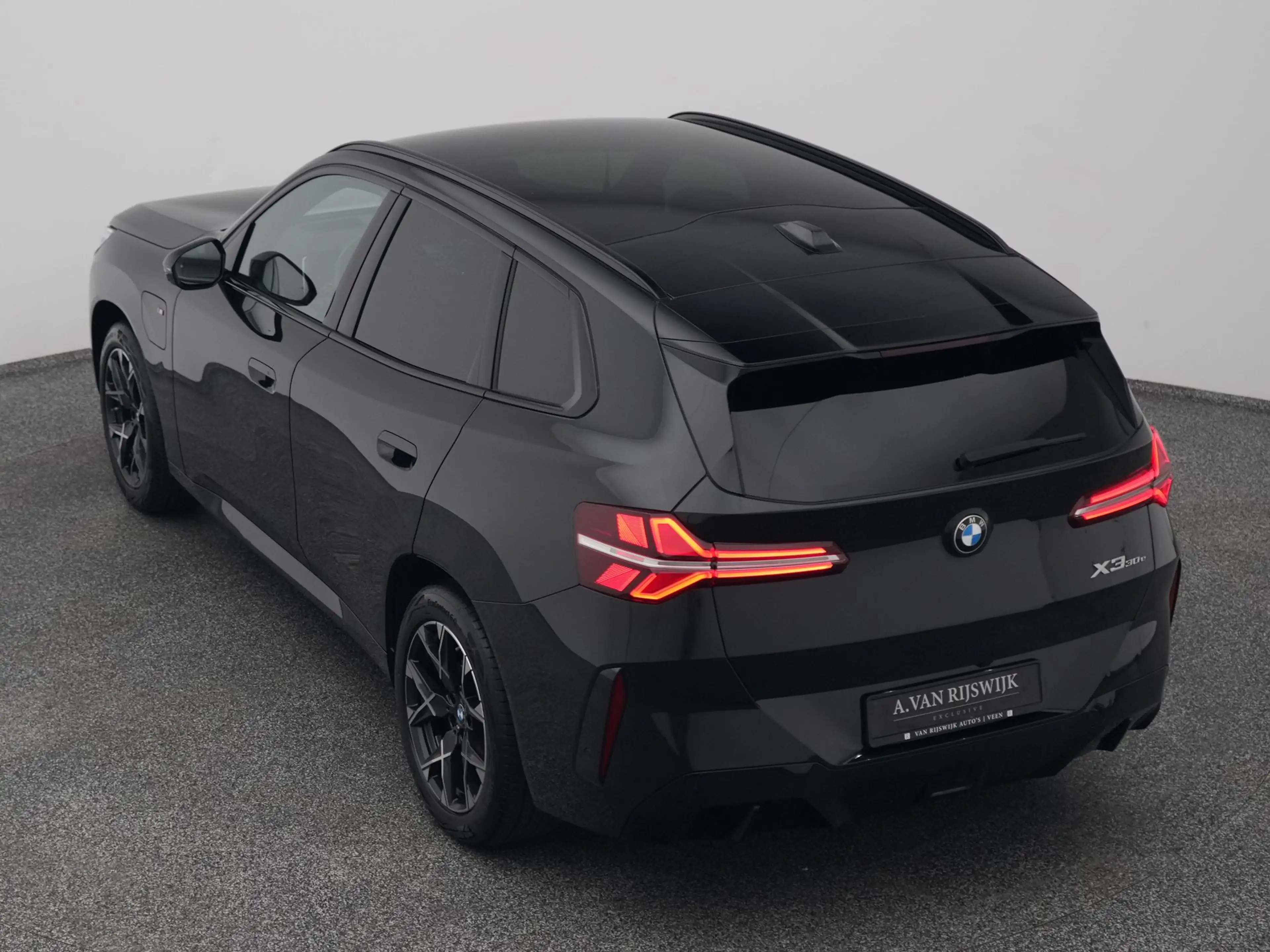 BMW X3 30e xDrive M-Sport | PANO | 360° | H&K | HUD | STO — photo 25