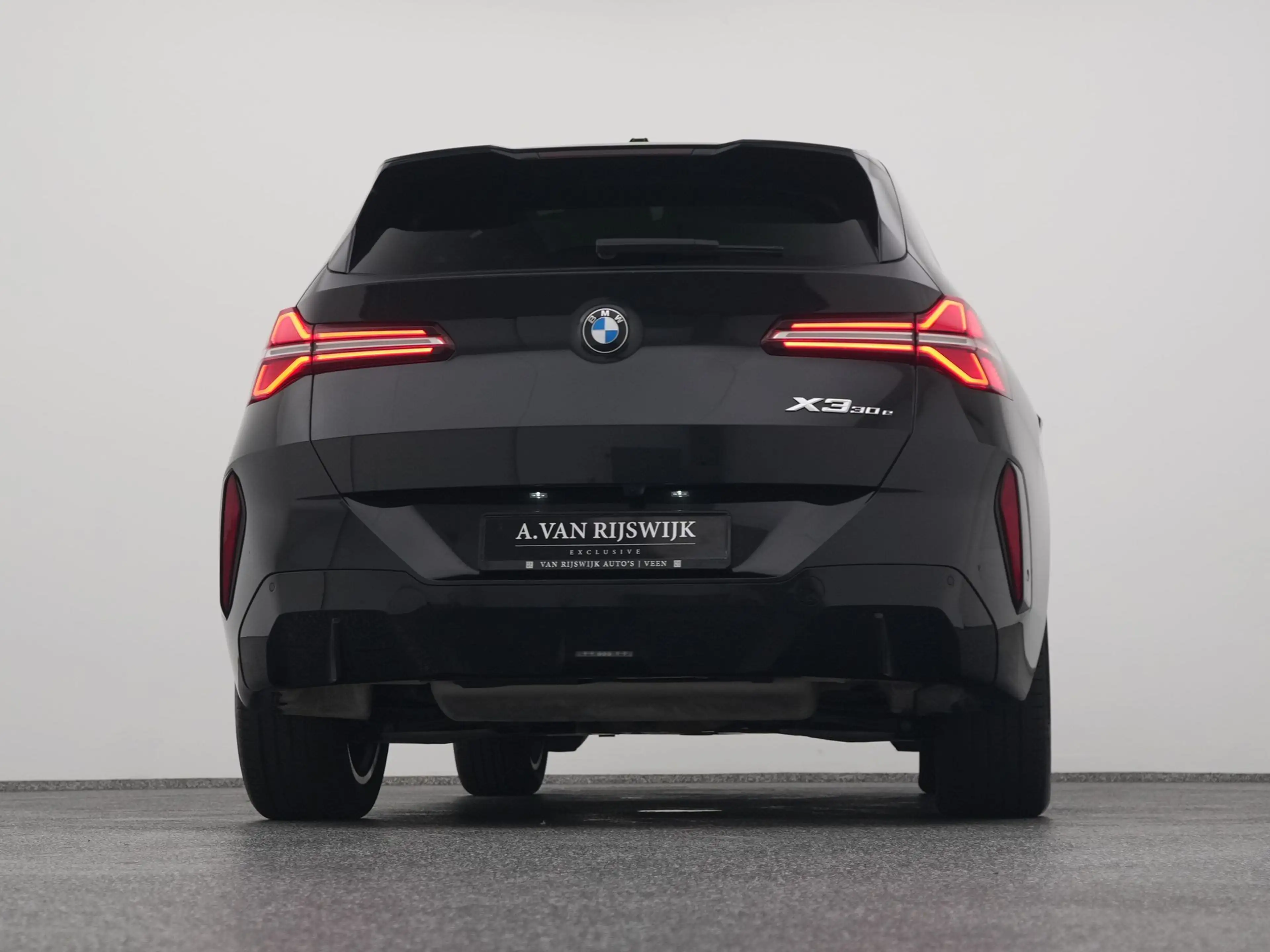 BMW X3 30e xDrive M-Sport | PANO | 360° | H&K | HUD | STO — photo 36