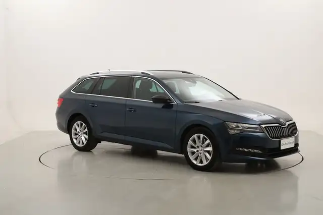 Skoda Superb view 7