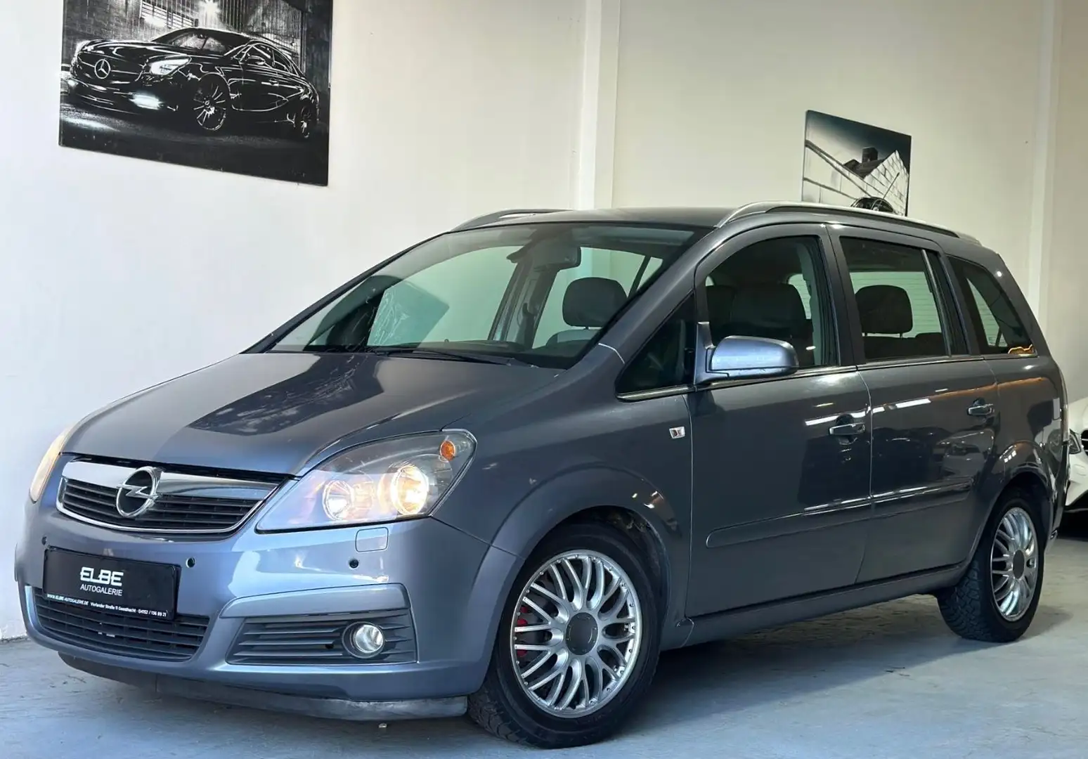 Opel Zafira 1.9 CDTI Edition 7-Sitzer Anhängerkuppl. Grau - 2