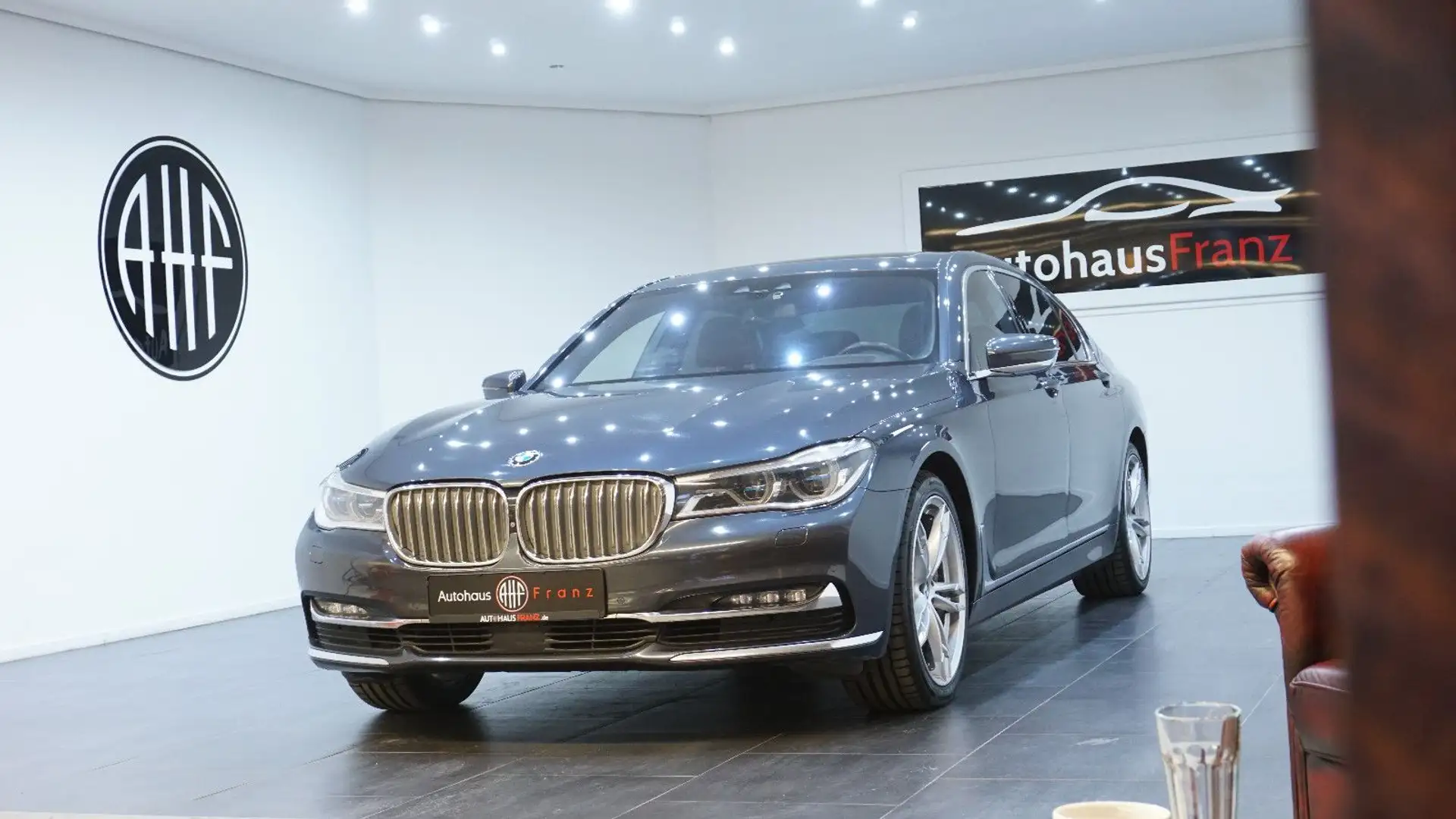 BMW 740 L d xDrive*TOTW*PANO*20Zoll*TV* Grau - 1