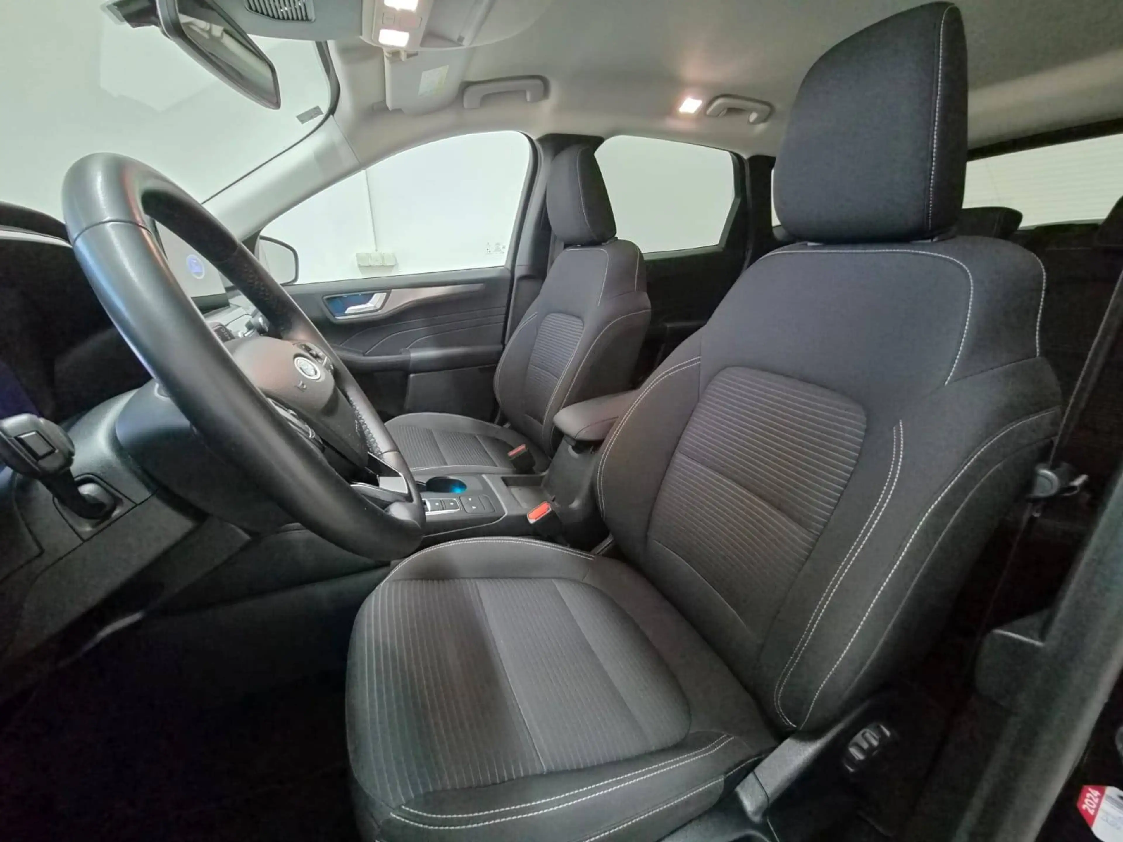 Ford Kuga 2.5 Hybrid Titanium LED Carplay Kamera 1.Hand — photo 6