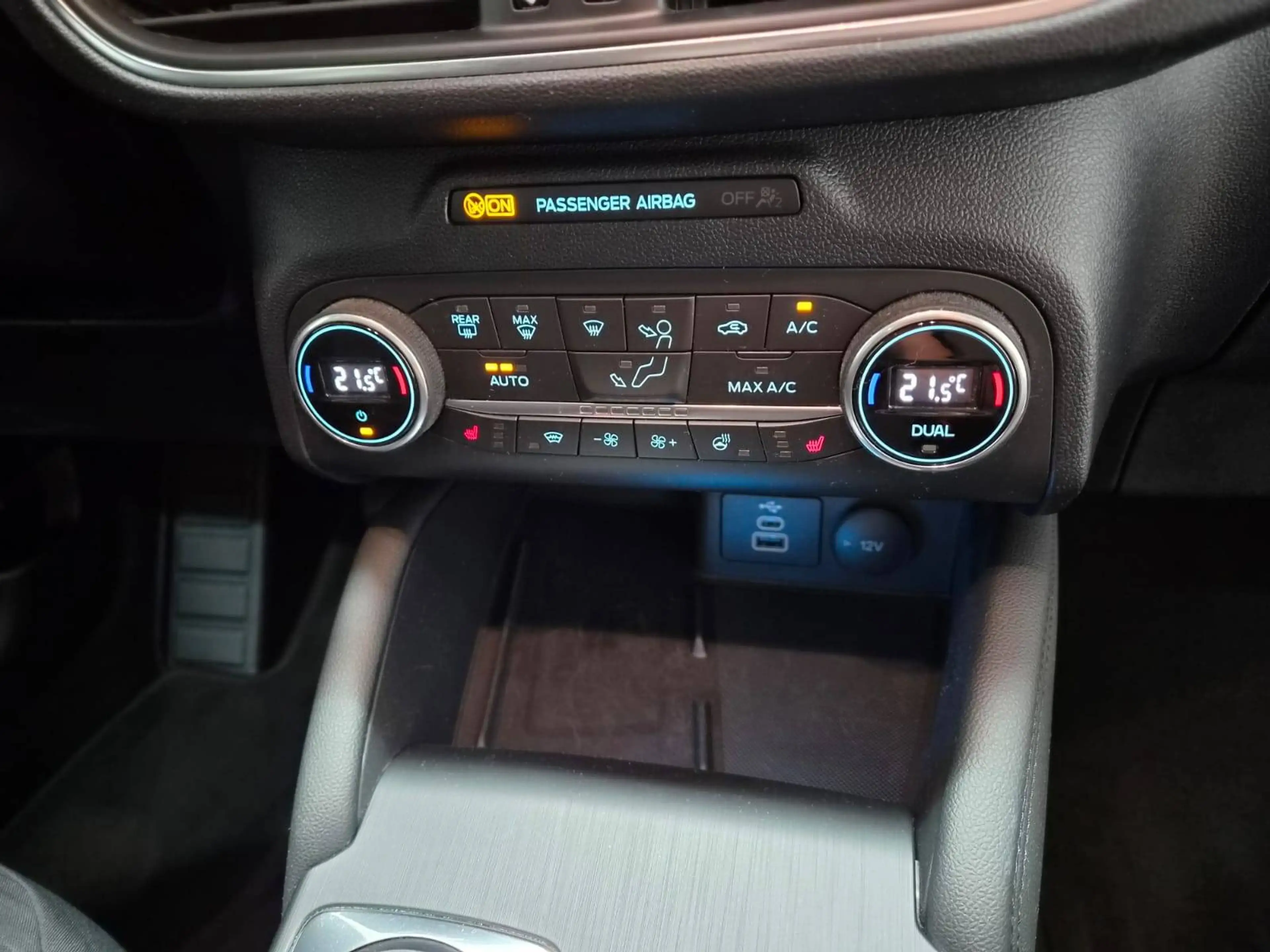 Ford Kuga 2.5 Hybrid Titanium LED Carplay Kamera 1.Hand — photo 12