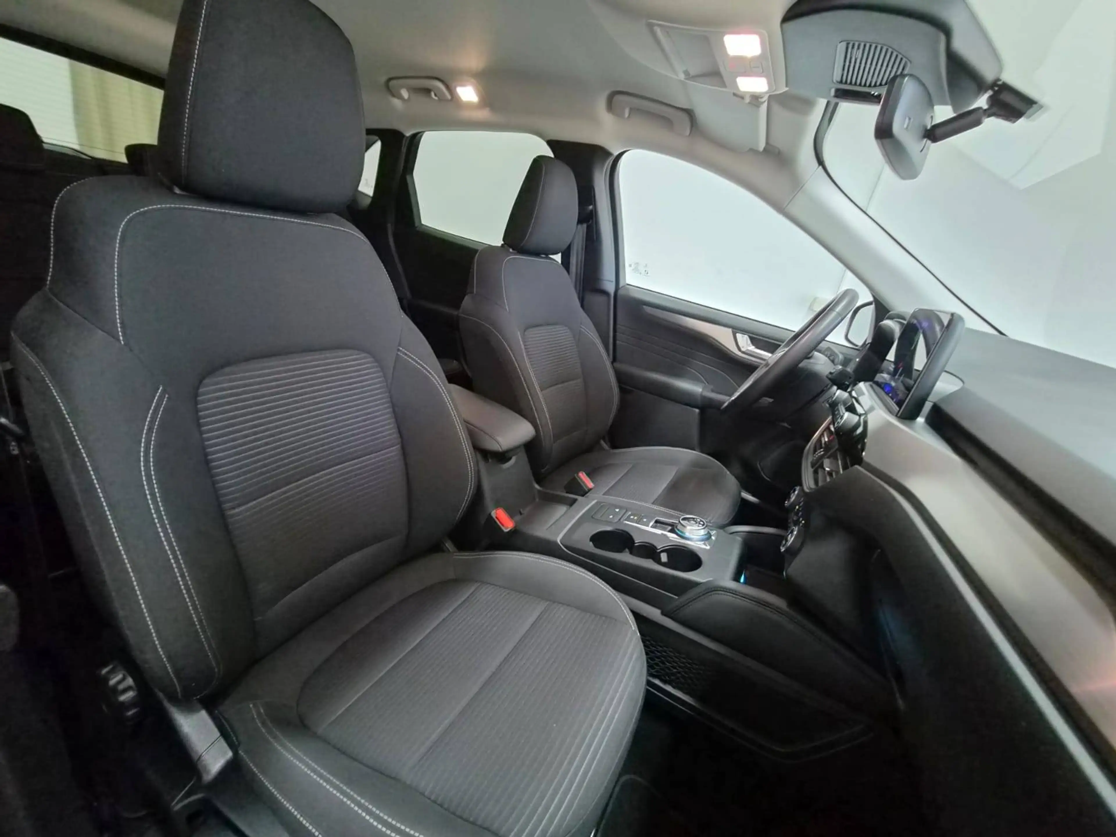 Ford Kuga 2.5 Hybrid Titanium LED Carplay Kamera 1.Hand — photo 15