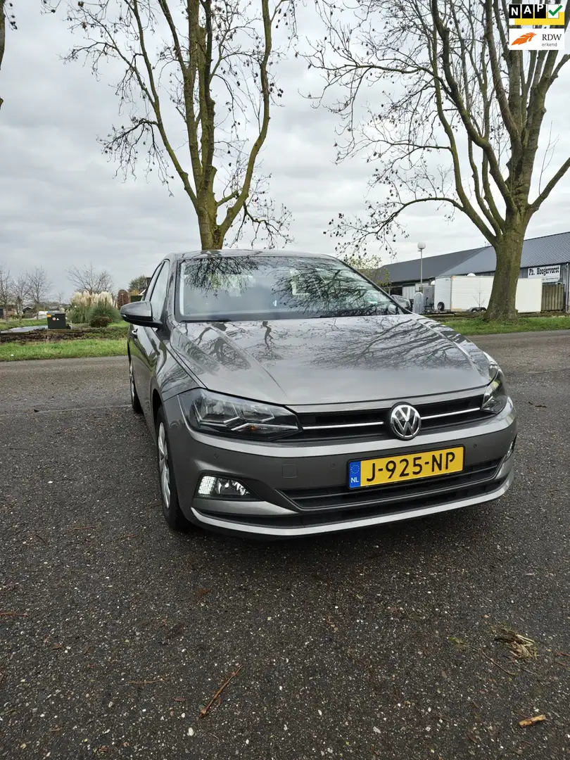 Volkswagen Polo 1.0 MPI Comfortline APPLE CARPLAY - CRUISE CONTROL Gris - 1