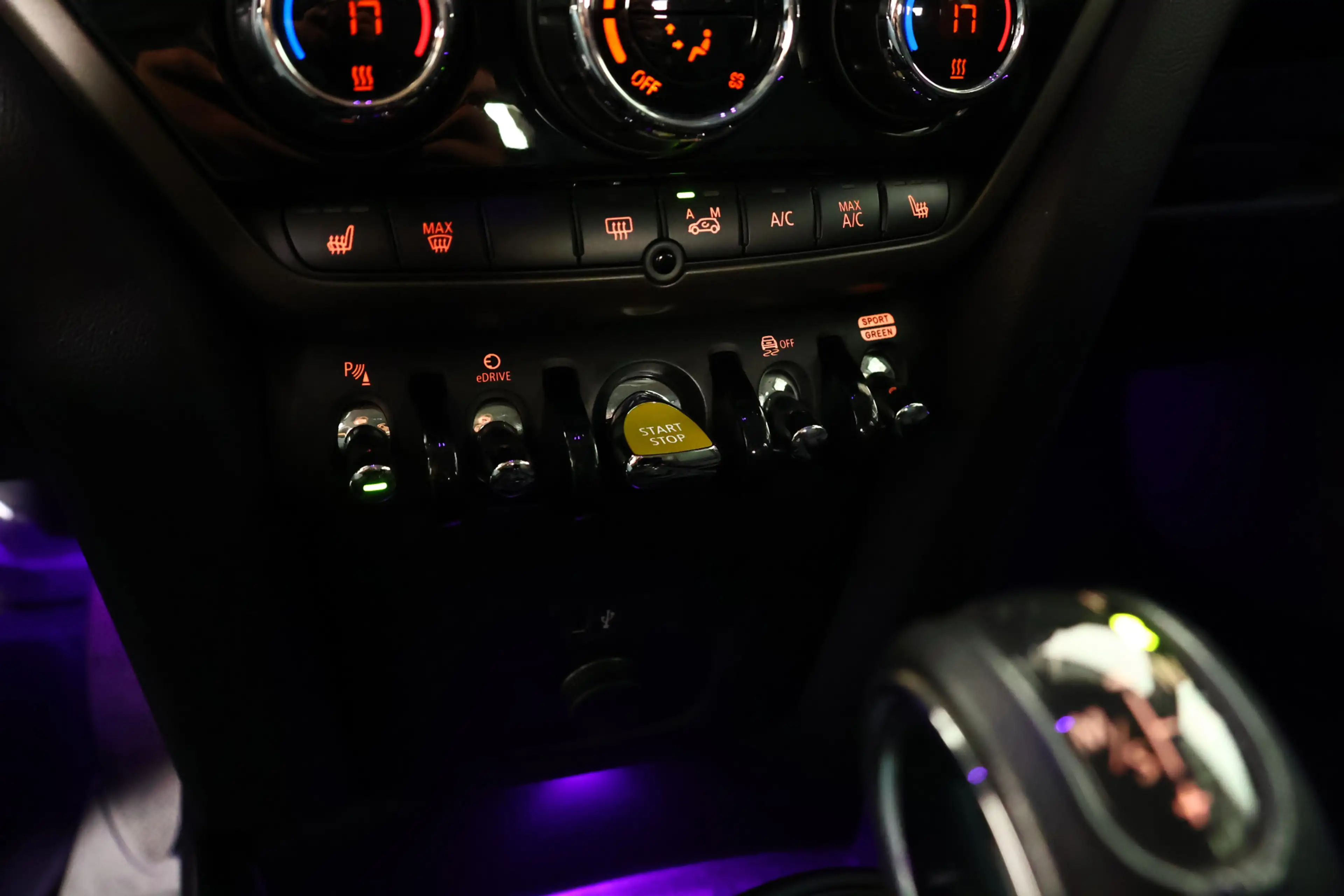 MINI Cooper SE Countryman 1.5 ALL4 / LED / Leder / CarPlay — photo 18